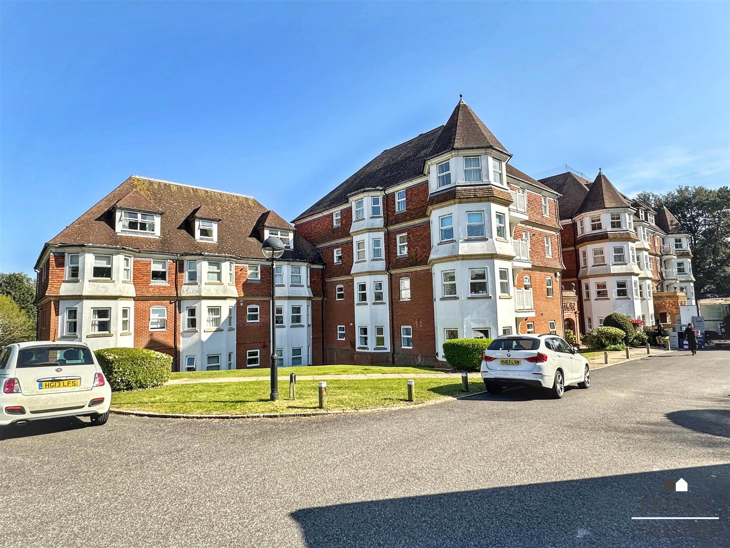 2 Bedroom Flat/Apartment for Sale: £267,500. St. Annes Road in Eastbourne, East Sussex